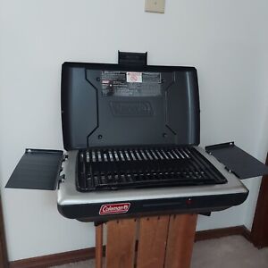 Coleman Propane Table Top Grill - 9924 Series Instastart Elec Ignition