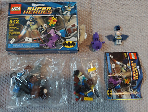 LEGO DC Comics Super Heroes: Catwoman Catcycle City Chase (6858) w/Rare Batman