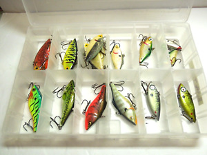 Lot of 16 RATTLETRAP fishing crankbaits in BPS case