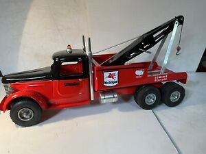 Vintage STRUCTO Custom Wrecker Tow Truck 1940s With Smith Miller Components.