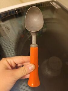 Vintage BONNY PROD. CO Ice Cream Scoop Spoon orange HANDLE cast aluminum