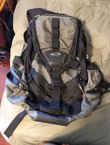 Oakley Icon Grey/Black Backpack Nice Condition Tactical Bag Hiking School