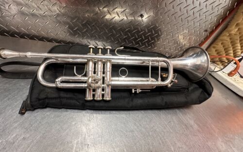 Vincent  Bach Mod 72 Stradivarius Silver Plate Professional Bb Trumpet SN 176582