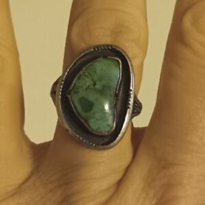Vtg Old Pawn Navajo Sterling Silver Blue/Green Turquoise Ring. Size 8.