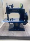 New ListingVintage Black Singer Sewhandy Model 20 - Small Child's Sewing Machine - Working!