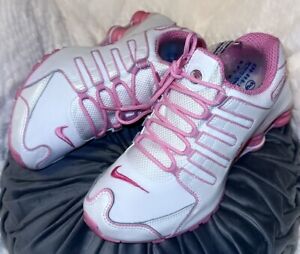 A🌷Rare Nike Shox NZ White Pink Leather Size 8 womens Great Condition 309246-161