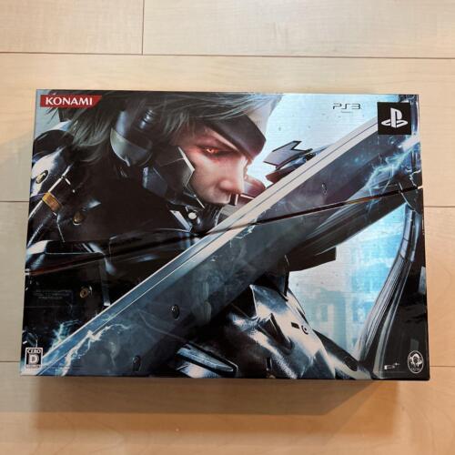 PS3 Metal Gear Rising Revengeance Premium Package Limited Edition Figure Book CD