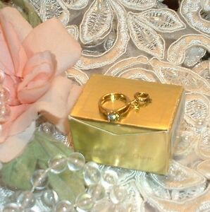 ESTEE LAUDER WITH THIS RING CHARM NIB / Gold Tone
