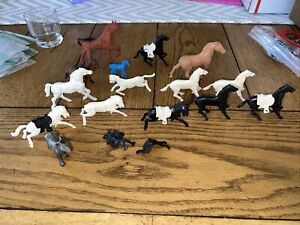 Vintage Lot of 15 1960s Plastic Horses. Different Sizes & Colors Detachable Part
