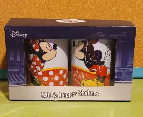 New. Disney Westland Mickey & Minnie Kissing Tin Salt & Pepper Shakers Set