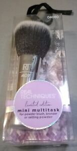 Real Techniques Mini Multitask Makeup Brush Ornament For Bronzer Powder Blush