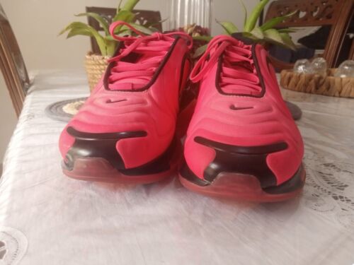 Size 10.5 US - Nike Air Max 720 Red Black