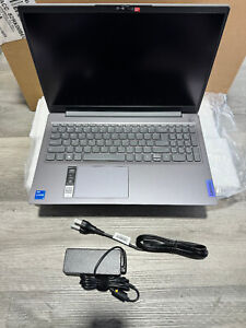 Lenovo IdeaPad 3i 15.6'' Touch Laptop Intel i5, 8GB RAM, 256GB SSD (82RK00BEUS)