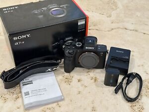 Sony A7R IV 35mm Full-Frame Camera with 61.0MP - Black (Body Only)