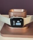 New ListingApple Watch Series 4 Aluminum 40MM Silver with White Sport Band READ DESCRIPTION