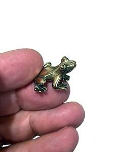 the cutest miniature brass frog