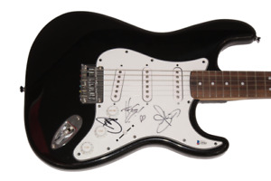 PARAMORE BAND (X3) SIGNED AUTOGRAPH BLACK FENDER GUITAR HAYLEY WILLIAMS BECKETT