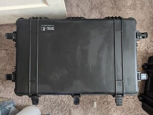Pelican 1650 Protector Hard Wheeled Rolling Travel Case