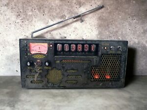 Nixie tube clock radio with Bluetooth, AUX, FM radio, Alarm, in aluminum case