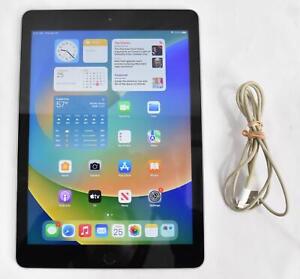 Apple iPad 5th Gen 32GB Wifi Only Tablet MP2F2LL/A  Space Gray