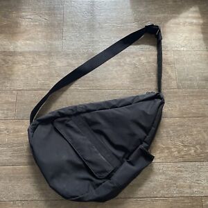 L.L. Bean Ameribag Healthy Back Bag Shoulder Bag Crossbody Sling Black Pockets