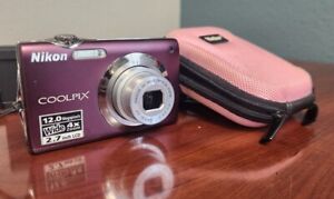 Nikon COOLPIX S3000 12.0MP 4x Digital Camera  Plum w/ Battery & Charger 1GB +Bag