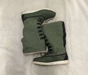 LL Bean Tek 2.5 Boots Womens Sz 8.5M Green Quilted Zip Waterproof Insulated