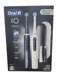 Oral-B iO Brilliant Clean Black & White Rechargeable Toothbrush