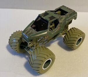 Monster Jam Soldier Fortune Desert Camo Theme 1:24 Scale Military Monster Truck