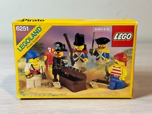LEGO Pirates: Pirates I: Pirate Minifigures (6251) Vintage 1989 COMPLETE