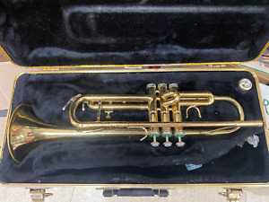 Holton T602P Student Trumpet with Black Hard Case