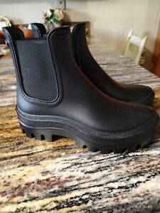 Igor Chelsea Boots Women's 7.5 New Without Tags Black Rubber