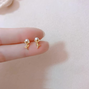 14k Gold Plated Flower White Pearl Stud Earrings
