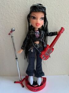 Bratz Girlz Girl Rock Angelz Jade Doll Guitar Microphone & Display Stand