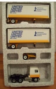 Winross 86-5 1:64 LTS United Van Lines Dual Tractor Trailer Set