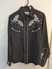 Roper old west classic rodeo men’s button down shirt size Medium. Black & White