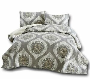 DaDa Bedding Classic Grey Floral Mosaic Medallion Quilted Coverlet Bedspread Set