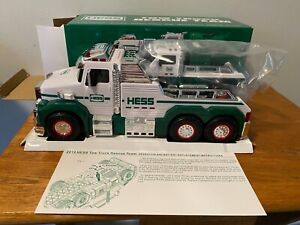 Hess 2019 Hess Tow Truck Rescue Team in original box w/inserts Lights, Sound New