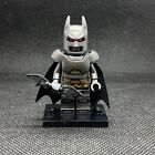 NEW LEGO DC Super Heroes 76110 Batman Heavy Armor Minifigure sh528 Cape Batarang