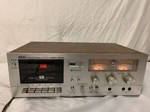 Vintage Akai Model GXC-725D 18W Three-Head Stereo Cassette Deck - Read