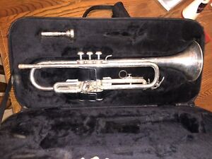 Yamaha Trumpet YTR-233S Standard Silver with Case And Accessories
