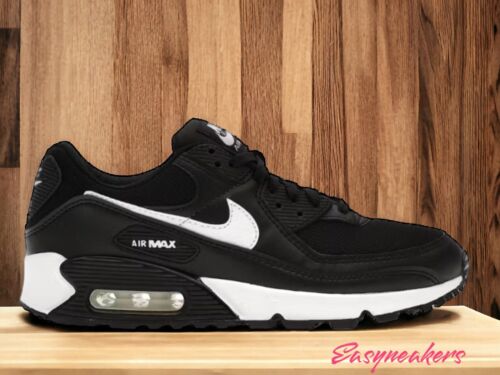 Nike Women's Air Max 90  Black/White Size 7.5 DH8010-002. Pre-owned