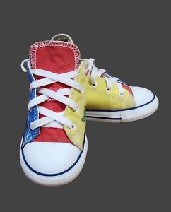 Dr. Seuss Converse Youth Size 10 One Fish Two Fish Red Fish Blue Fish