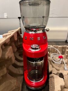 Smeg CGF01RDUS Red 50's Retro Style Coffee Grinder
