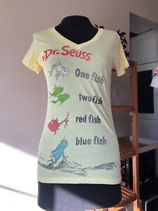 90's VNeck Yellow T-shirt By Dr. Seuss One Fish Two Fish Red Fish Blue Fish Sz M