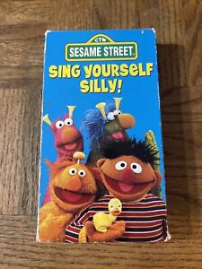 Sesame Street Sing Yourself Silly VHS