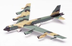 Herpa Wings 572767 B-52G 596th BS 'Operation Secret Squirrel' 1/200 Scale Model