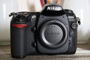 Nikon D200 10.2MP Digital SLR Camera-Black (Body Only) excellent cosmetic