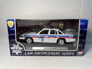 Motor Max Metro Toronto Police Dept. Ford Crown Victoria Police Car 1:24 Diecast
