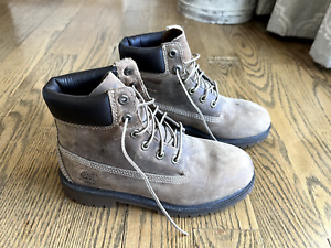 Timberland Boys Size 6 Hiking Work Boots Brown Nubuck Leather 6-Eye Premium